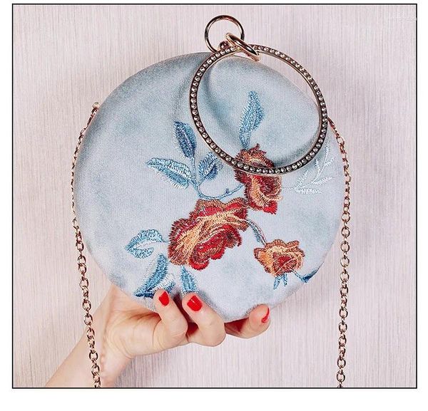 Bolsas de hombro Angelatracy 2024 Llegada Bolsa de muñeca circular Floral Cheongsam Clásico Hanfu Messenger Día Embrague Mano