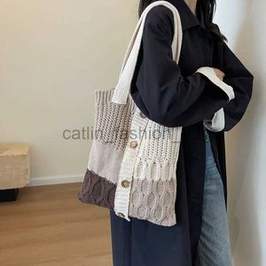 Bolsos de hombro Otoño e invierno Nuevo bolso de contraste Fasion de viajero para mujer Gran capacidad Un bolsocatlin_fashion_bags