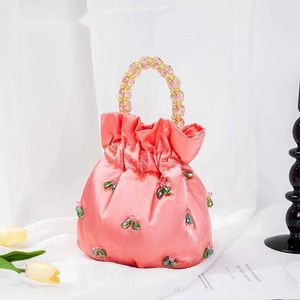 Sacs à bandoulière Perles Poignée Satin Hobo Femmes 2023 Nouveau Coréen Chic Mignon À La Main Haut Perles Seau Bourse et Sac À Main De Mariage De Mariée 230426