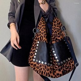 Sacs à bandouliers Brown Leopard Women's Bag 2024 Automne / hiver polyvalent Crossbody Fashionable Grande capacité Femelle Mandsbag