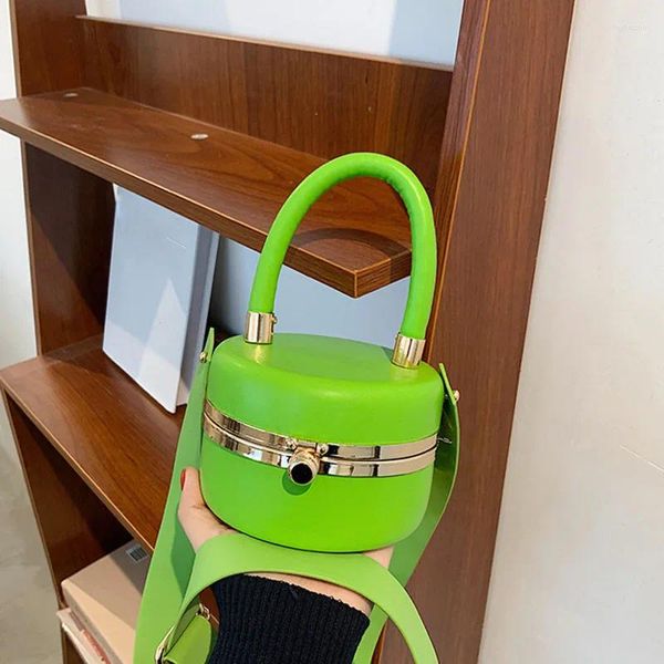 Bolsos de hombro Candy Color Mini Bag 2024 Trendy PU Leather Diseñador de cuero Bolso de mano de lujo Caja redonda Redonda Crossbody