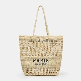 Bolsos de hombro Casual Hollow Str Tote Bag Diseñador Letras Papel Tejido Mujeres Bolsos de hombro Hecho a mano Verano Playa Bolso Gran Capacidad Monederostylishyslbags