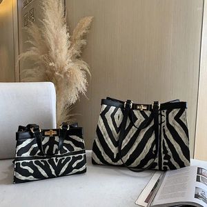 Schoudertassen Chic Little Red Book Super Fire Zebra Pattern Bag Women's 2024 Mode Net Tote Advanced Sense