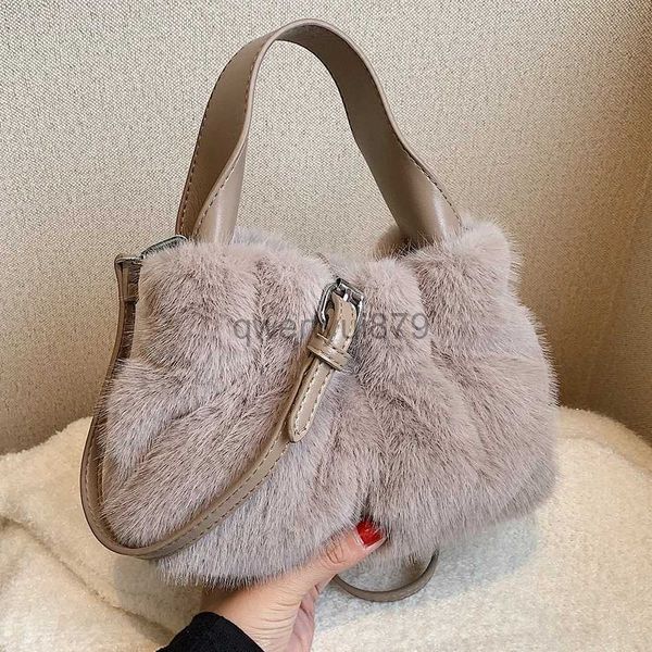 Sacs à bandoulière Fourrure mignonne Fourrure artificielle Petit sac à bandoulière pour femmes 2023 Règles de créateur Poche de couleur unie et sac d'argent Newqwertyui879