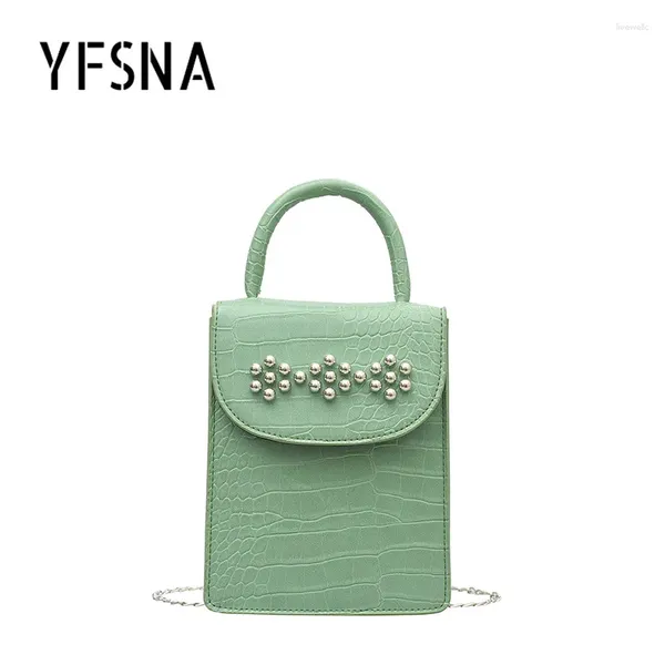 Bolsas de hombro Desinger Bag For Women Crossbody Flowers Cadena de cuentas Bolsos casuales Baguette Baco en la altura linda