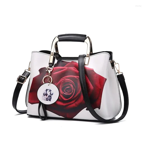 Bolsas de hombro Bolsa de belleza Europea 2024 Tendencia Fashion Ladies Diseñador de mensajero portátil Luxury All Partido