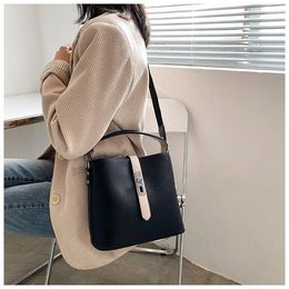 Schoudertassen Mode Emmer Tas Voor Dames Brede Band Ontwerp Casual Textuur Handtassen Crossbody Bolso