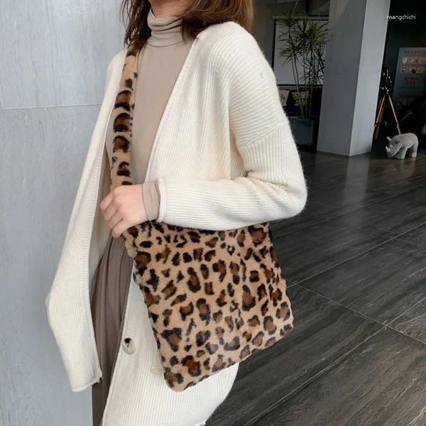 Bolsos de hombro Fashion Leopard estampado Crossbody Bolsan Mujeres Plush Soft Casual Messenger 2024 Fluffy Femenino Femenino