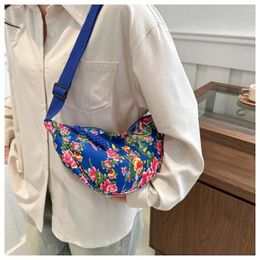 Bolsos de hombro Guofeng Noreste Big Flower Jiaozi Bolso 2024 Tendencia de ocio floral Moda Western Messenger Tide