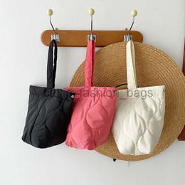 Sacs à bandoulière Sacs à main Sacs seau décontractés pour femmes Mode Simple Dames Sacs à poignée supérieure Capacité en nylon souple Sacs à bandoulière fémininscatlin_fashion_bags