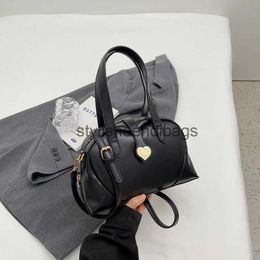 Borse a tracolla Cappelli Cappelli a secchiello Borsa a mano Autunno Nuove donne Borsa a tracolla con chiusura a cuore Moda Borsa a tracolla orizzontale in morbida pellestylisheendibags