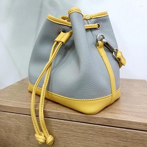 Sacs à bandoulière haut de gamme marque de créateur en cuir véritable sac pour femme Portable seau simple diagonale (pas d'oem) 852-16