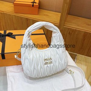 Sacs à bandouliers Homes Même style plié sac nuage à la mode Lingge Broidered File Dumpling Forme Crossbody OBO H240403