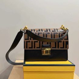 Sacs à bandoulière HOT Sac de créateur de haute qualité imprimé femmes sacs à bandoulière chaîne sous les bras carré luxe sac à main lettre modèle messager crossbodybags sacs à main féminins