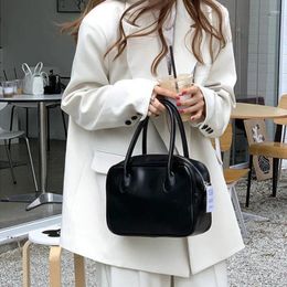 Bolsos de hombro Bolso de diseñador coreano Bolso de mujer joven Jenie Bowling Lujo Negro Cera de aceite Cuero Cross-Body 2024 Tendencia de moda