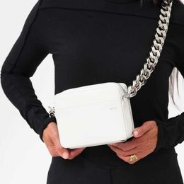 Schoudertassen Dames 2023 Nieuwe Emmer Kettingen Effen Rits Mode Zachte Pures en Crossbody Euro amerika Stijl Vrouwen 230426