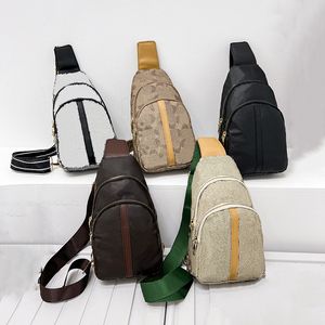 Sacs à bandoulière Dernier sac de poitrine de créateur pour hommes Femmes Marque Sacs Packs en 5 couleurs Casual Pack Purse 5628