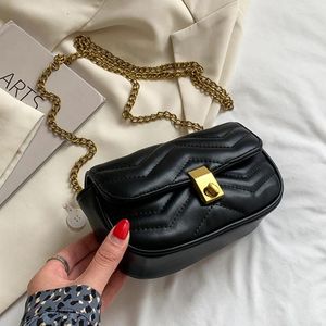 Bolsos de hombro Patrón de amor PU Cuero sólido Color clásico Diseñador de bolsos de moda de moda Bolso de mensajería cuadrada pequeña Purso de monedas de monedas de monedas