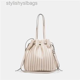 Bolsos de hombro Bolso de diseñador de lujo para mujer, bolso cruzado plisado a la moda, bolso de hombro de cuero suave para mujer, bolso de mensajero, monedero14stylishyslbags