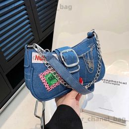 Schoudertassen Luxe Designer Jeans Tassen Vrouwen Denim Crossbody Tas Voor Vrouwen 2023 Nieuwe Punk Stijl Onderarm Schouder Handtas En portemonnee Merk Tas T240116