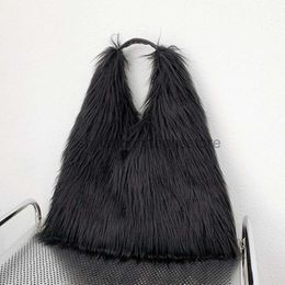 Bolsos de hombro Luxury Fluffy Plus Women Soulder Bag Bolsos de piel suave para mujeres Overlarge andbag Winter Puffy Designer Totestylishhandbagsstore