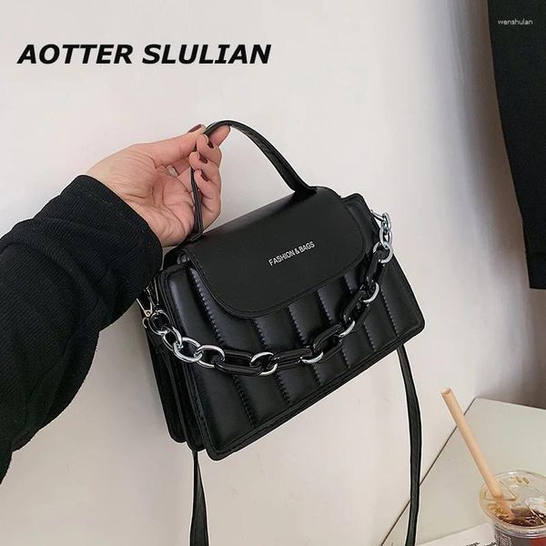 Bolsos de hombro para mujeres de lujo bolso acolchado bolso acolchado bolso femenino negro embrague de embrague de mierda de moda mano pequeña mano