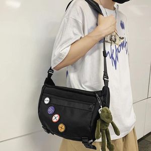 Sacs d'épaule Messager Sac Couple d'outillage 2024 Marque de mode Harajuku Functional College Students Casual