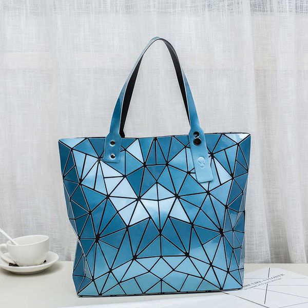 Bolsos de hombro Nuevos bolsos de lujo Mujeres Diseñador Playa Gran Tote Holograma Sac a Main Geometric Bolsa Feminina Silver 230426