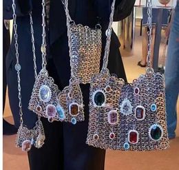 Schoudertassen Nieuwe zomer Kristallen tas Zware industrie Aluminiumplaat Diamanten ketting Onderarm Crossbody Mode Dames