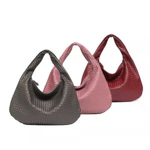 Schoudertassen Nieuwe vegan lederen hobo -tas handgemaakt geweven casual vrouwelijke handtas grote capaciteit patchwork ritsjipper vrouwen 230426