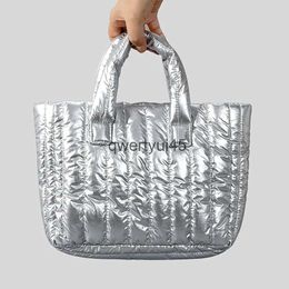 Sacs à bandoulière Nylon Clot Rayures verticales pour femmes Designer de luxe et sacs et sac à main 2023 Nouveau dans Fasion Ligt Soft Simple Silver BagH24131