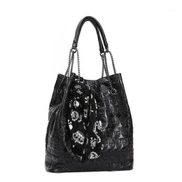 Bolsos de hombro Bolsos OCARDIAN para mujer 2021 Bolso grande de moda Cadena de calavera Lady Tote Dropship M261263h