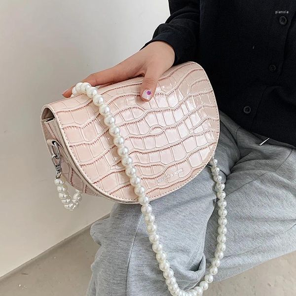 Sacs d'épauvage Brands d'origine Perle Chain Handbags 2024 Fashion Messenger Bag Saddle Saddle Crocodile Match