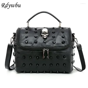 Sacs à bandoulière Rdywbu Femmes Véritable Split Mouton En Cuir Messenger Sac Rivet Crâne Fourre-Tout Sac À Main Voyage Bandoulière Bolsas Femininas Dollar Prix