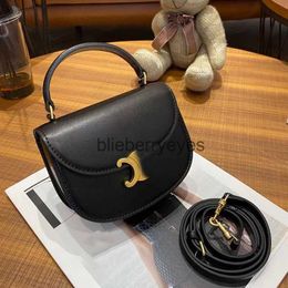 Schoudertassen Echte mond rode tas mini kleine tas 2023 nieuwe mini tas draagbare bag02blieberryeyes