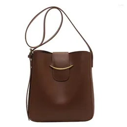 Bolsos de hombro retro casual bacón de mano para mujeres de diseño simple bolso femenino para carnaval presente dama regalfody decoración pu cu de cuero versátil