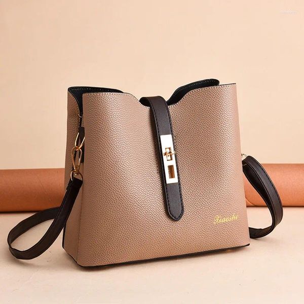 Bolsos de hombro Venta de bolsos de cubo para mujer 2024 Moda Mensajero de mano Todo fósforo Nicho Luz de lujo Un solo hombro