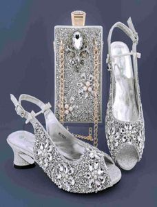 Sacs à bandouliers Silver African Women Chaussures et design italien Sac de dames en diamant complet Mid Talon Confortable Travail 22063099593323557138