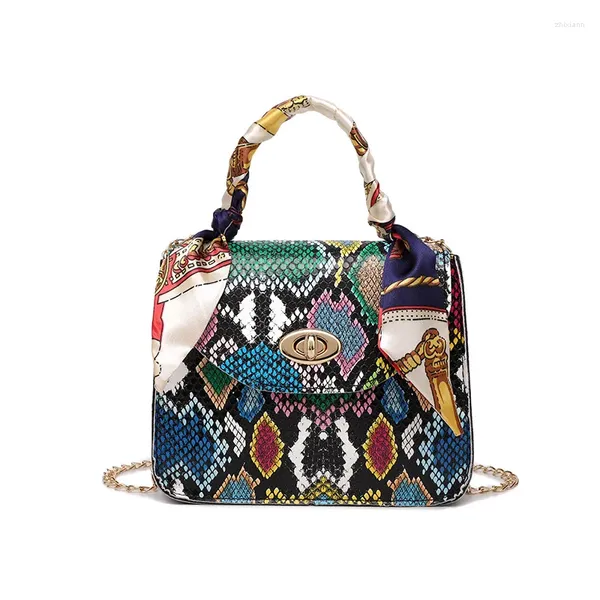 Bolsos de hombro Sudeste Asiático Verano Mujer Crossbody 2024 Señoras Venta al por mayor Moda Tendencia Personalidad Bolsos