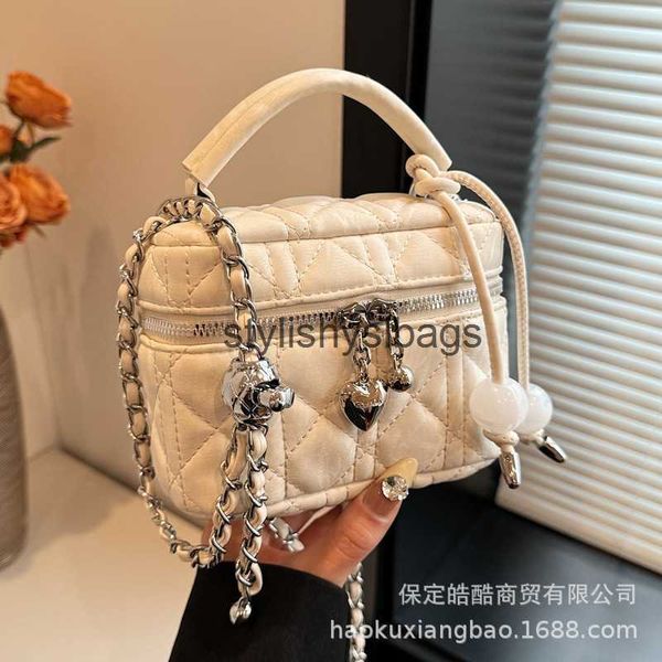 Bolsas de hombro Saqueos de bolso de gama alta para mujeres en 2024 Nicho diseño de nicho Cadena de rejilla de diamantes Bolsa de cuerpo cruzado Super Hot Handheld Single Shoulder H240410