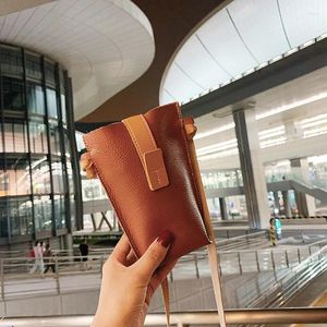 Schoudertassen zomer eerste laag cowhide mini tas vrouwelijk 2024 mode messenger contrast kleur mobiele telefoon crossbody satchels