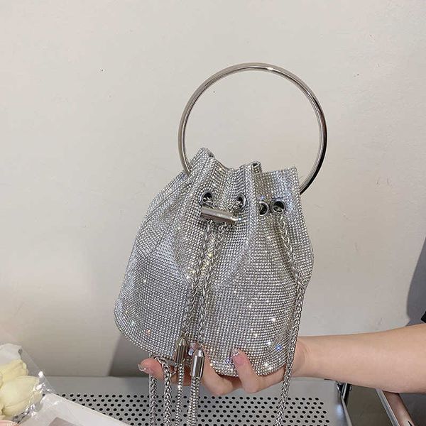 Sacs à bandoulière Tiktok Ensemble complet Sac de diamant Nouvelle mode Cordon Strass Seau Air étranger Poche Messenger Femme