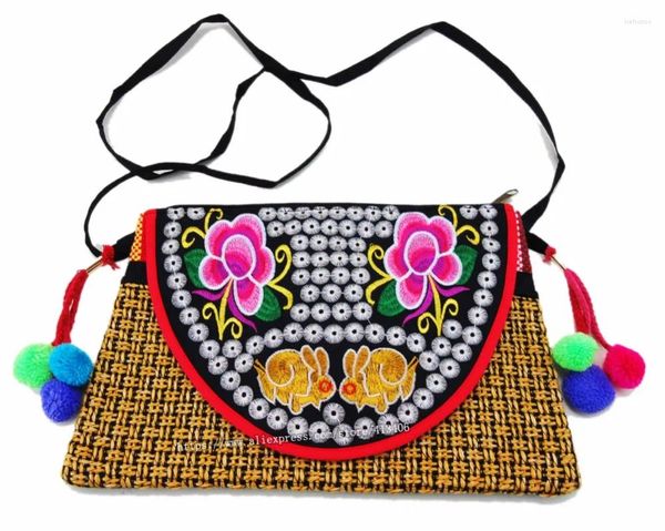 Sacs à bandoulière Vintage Hmong Tribal ethnique thaïlandais Boho, sac à Message en lin, broderie faite à la main, tapisserie Pom Charm SYS-470A
