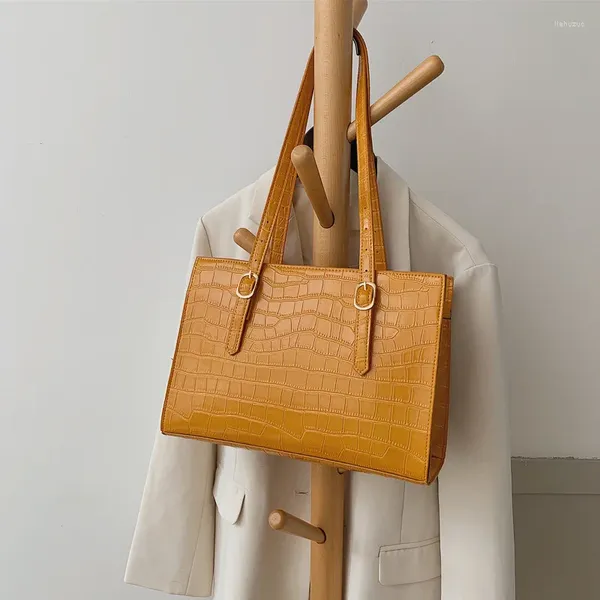 Sacs à bandouliers tissent en cuir pu petit corps croisé pour les femmes 2024 Tendance de mode de luxe sac à main et sacs à main blanc rose vert