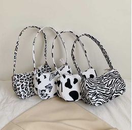 Sacs à bandouliers Fashion Vow Cow Zebra Print Toile personnalisée Sac à main à une épaule et sac de selle de selle de selle de luxe pour femmes