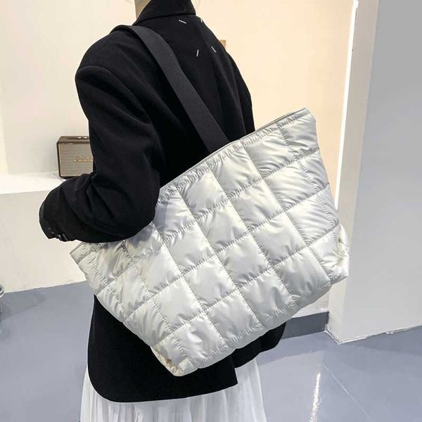 Sacs à bandoulière hiver plume vers le bas Sac femmes grande capacité sac à main concepteur décontracté voyage fourre-tout femme espace Pad coton Sac nouveau 230116