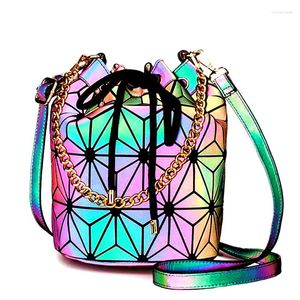 Bolsas de hombro Cadena de mujeres Dibujo de cuerda Bolsa de cuerda Femenina Luminosa Lugar Sequinas Girl Cress-Cross Hand Bolsos de Moda