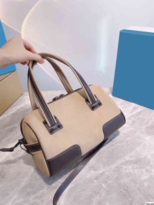 Sacs à bandoulière femmes sacs à main haute capacité Messenger qualité luxe Designer sous les bras sac à main en cuir 1020