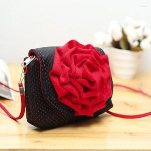 Schoudertassen Dames Pluche Bloemen Mini Hanabag Merken 2024 Dames Crossbody Tas Vrouwelijke Telefoon Portemonnee Bolsa Bolso Voor Kinderen Kinderen Meisjes