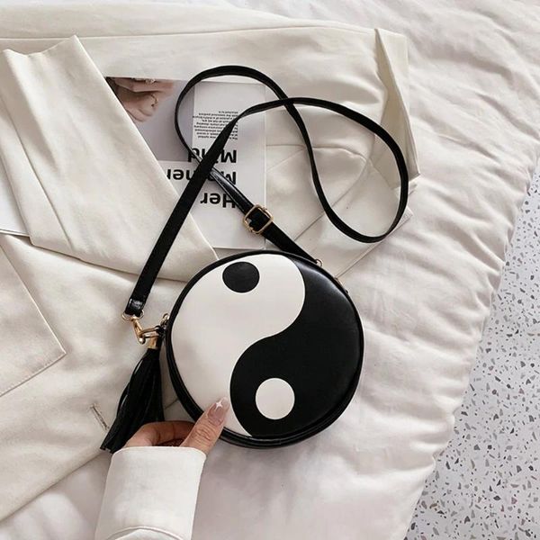 Sacs à bandouliers Tendance du sac pour femmes Tai Chi Yin Yang Tassel Femelle sacs de cuir Pu Crossbody Ladies Hit Color Mini Round Pourse